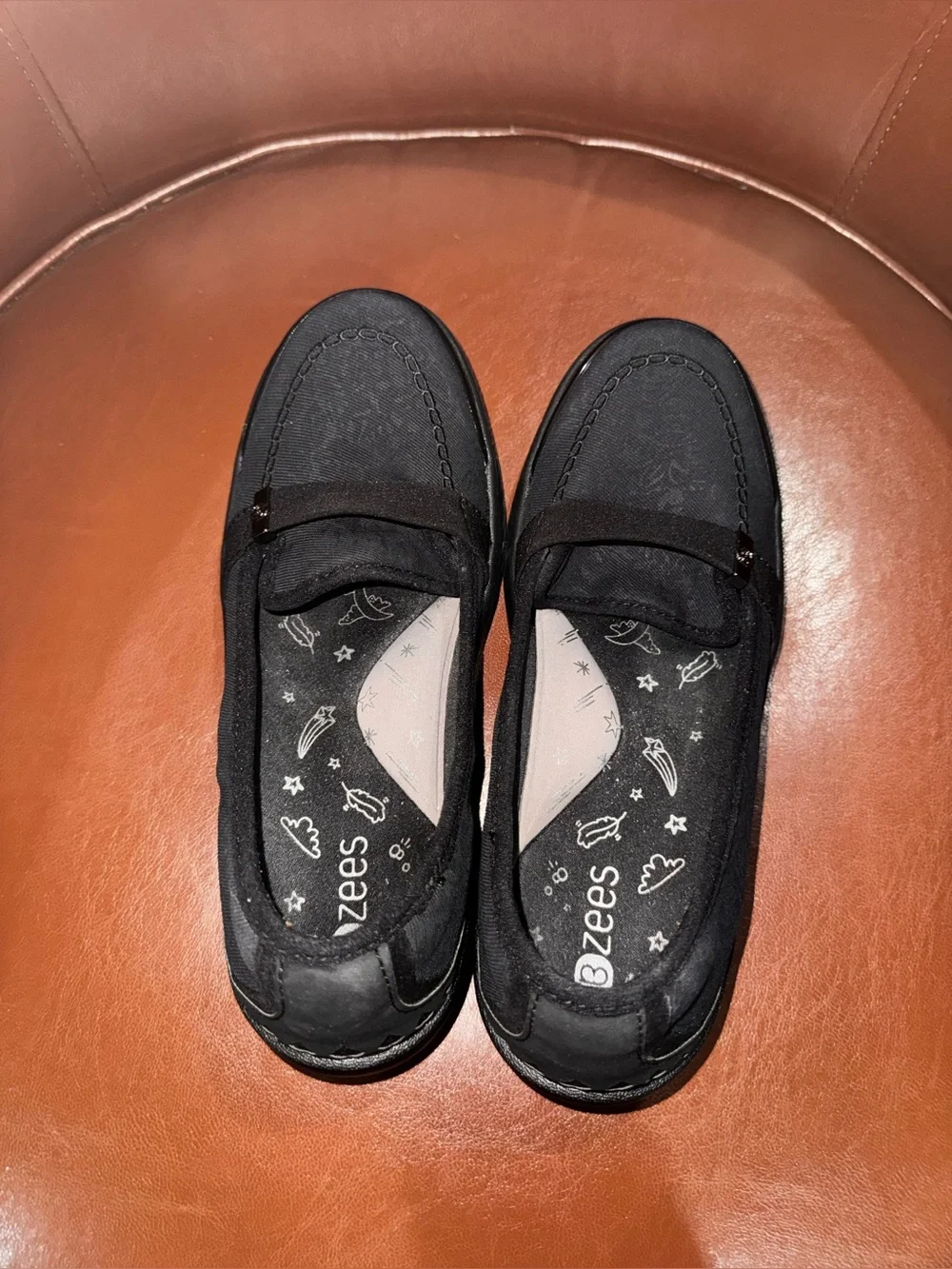 Bzees Slip On Flats Size 7.5 Great Condition